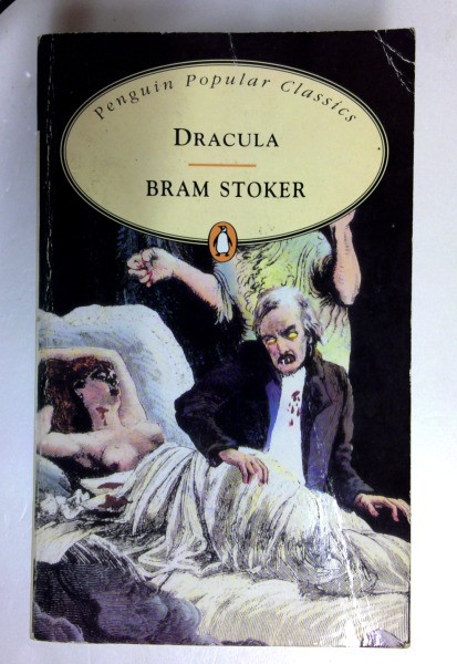 Bram Stoker / Dracula (Older Edition Small Paperback) (1)