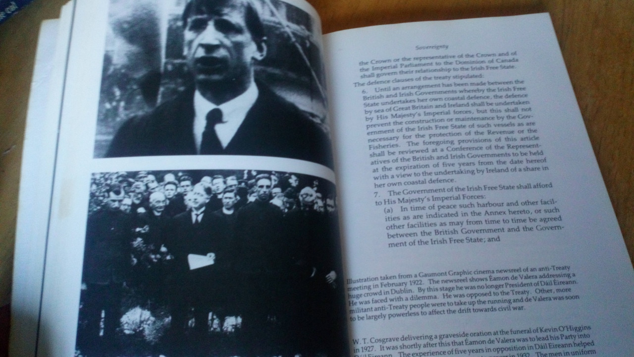 Joseph Lee & Gearóid Ó Tuathaigh - The Age of deValera - PB 1982 History TV Tie