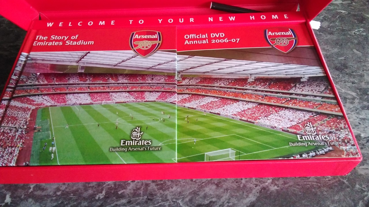 Arsenal FC - The Arsenal Official Membership Pack - 2 Book & DVD