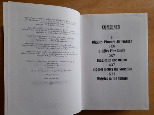 (Captain) W.E Johns - The Bumper Biggles Book - HB - Omnibus - ( Biggles : Pioneer Air Fighter, Biggles Flies South, Biggles in the Orient, Biggles Defies the Swastika, Biggles in the Jungle)