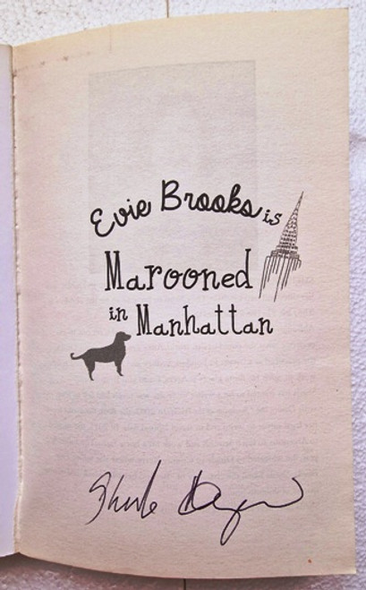 Sheila Agnew / Marooned in Manhattan (Signed by the Author) (Paperback)