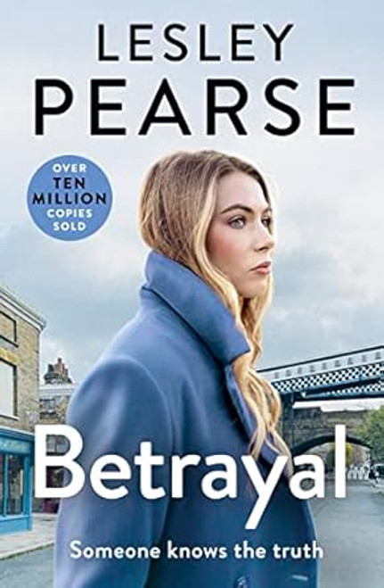 Lesley Pearse / Betrayal (Large Paperback)