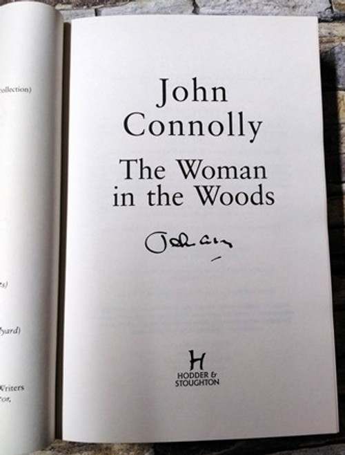 John Connolly / The Woman in the Woods (Signed by the Author) (Large Paperback)