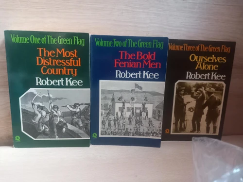 Robert Kee - The Green Flag : A History of Irish Nationalism ( 3 Volume PB SET 1978, Quartet Books)