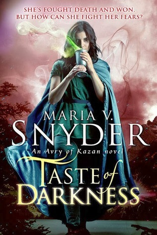 Maria V. Snyder / Taste of Darkness (Large Paperback)
