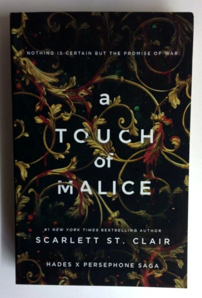 Scarlett St. Clair / A Touch of Malice