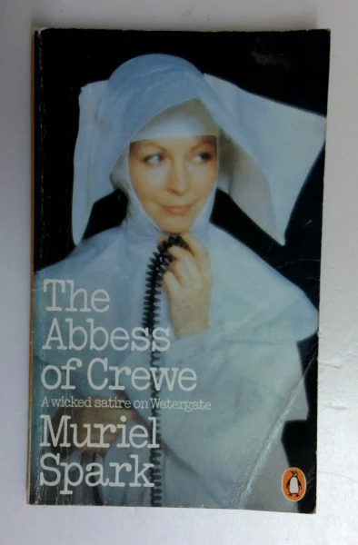 Muriel Spark / The Abbess of Crewe (Vintage Paperback) (1)