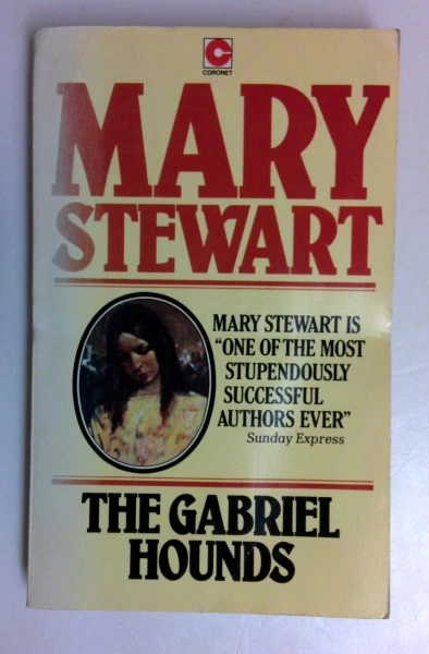 Mary Stewart / The Gabriel Hounds (Vintage Paperback) (1)