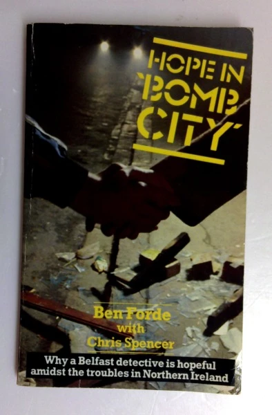 Ben Forde / Hope in "Bomb City" (Vintage Paperback)