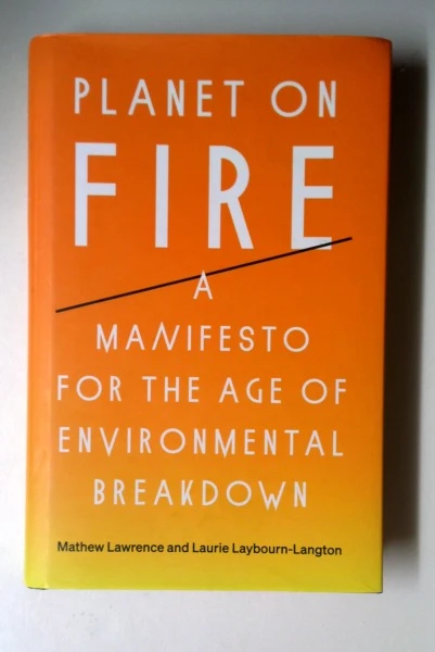 Mathew Lawrence / Planet on Fire (Hardback)