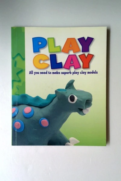 Funtastic Publishing / Play Clay (Large Paperback)