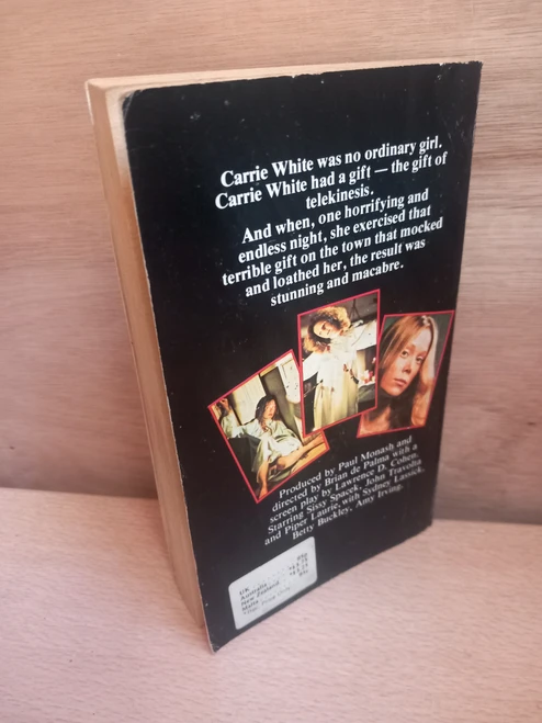 Stephen King - Carrie ( 1980 Film Tie In PB )