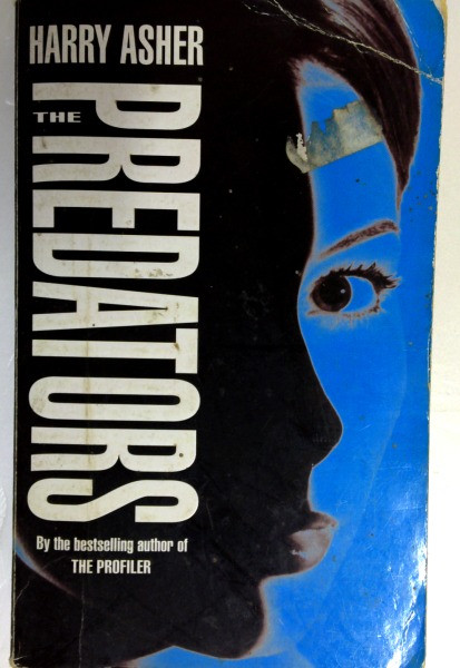 Harry Asher / The Predators (Older Edition Small Paperback)