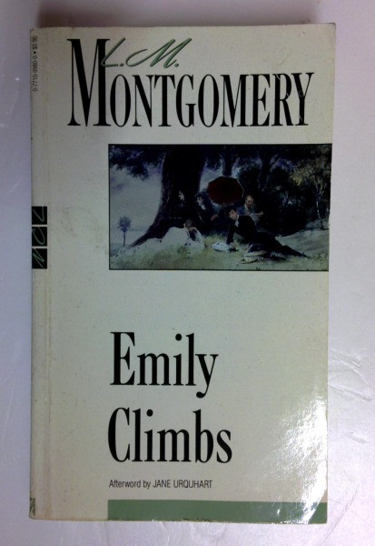 L.M. Montgomery / Emily Climbs (New Canadian Library S.) (Older Edition Small Paperback)