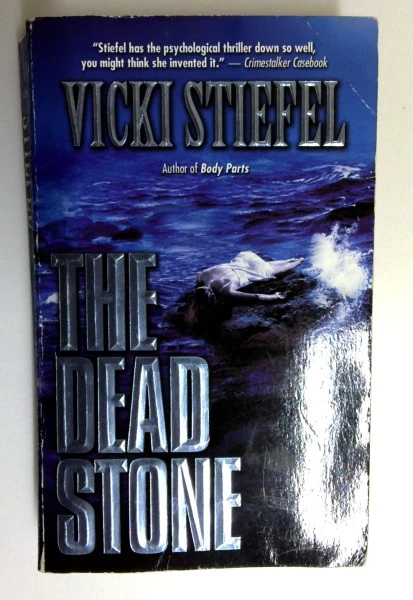 Vicki Stiefel / The Dead Stone (Older Edition Small Paperback)
