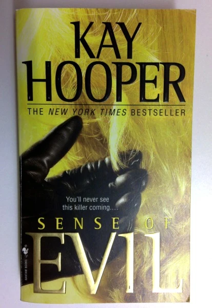 Kay Hooper / Sense of Evil: A Bishop/special Crimes Unit Novel: 6 (Older Edition Small Paperback)