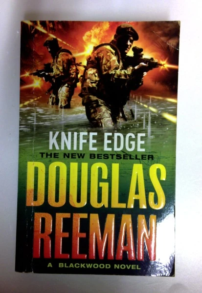 Douglas Reeman / Knife Edge: An Epic and Enthralling Naval Adventure from the Master Storyteller of the Sea (Older Edition Small Paperback)
