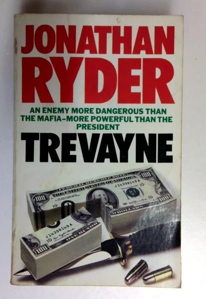 Jonathan Ryder / Trevayne (Older Edition Small Paperback)