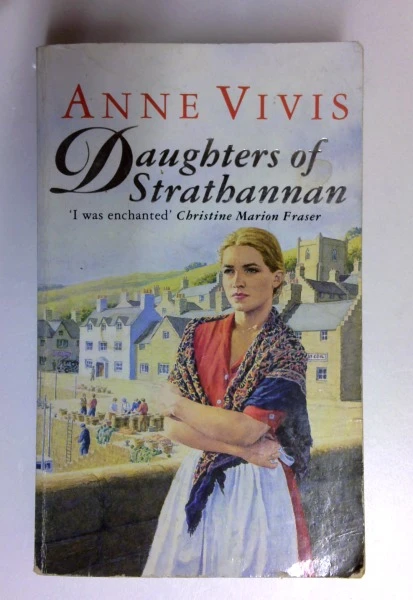 Anne Vivis / Daughters of Strathbannan (Older Edition Small Paperback)