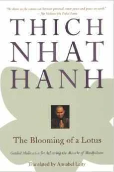 Thich Nhat Hanh / The Blooming of a Lotus (Large Paperback)