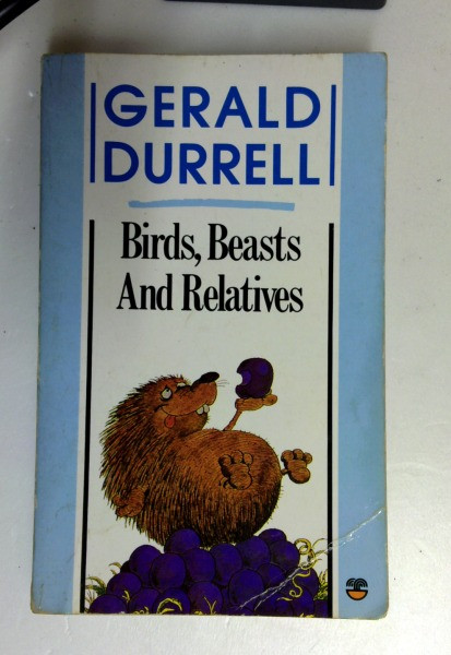 Gerald Durrell / Birds, Beasts and Relatives (Older Edition Small Paperback)