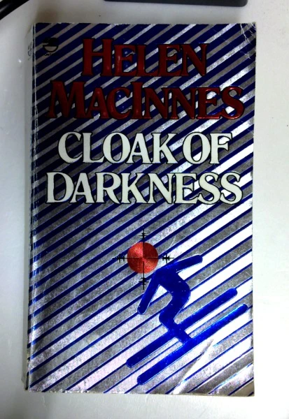 Helen Macinnes / Cloak of Darkness (Older Edition Small Paperback)