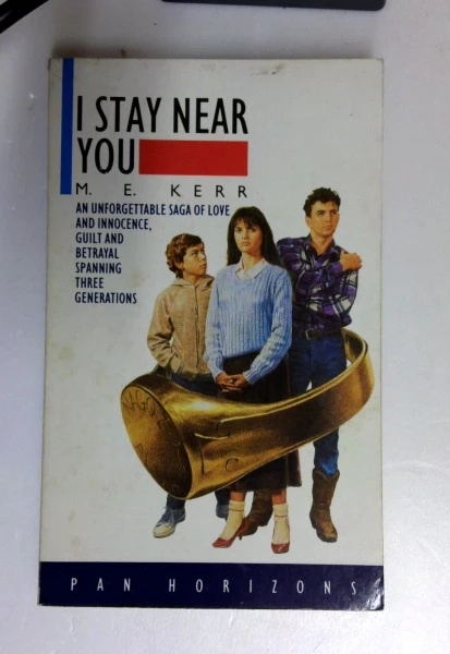 M.E. Kerr / I Stay Near You (Horizons) (Older Edition Small Paperback)