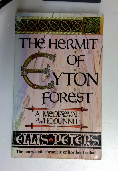 Ellis Peters / The Hermit of Eyton Forest (Older Edition Small Paperback)