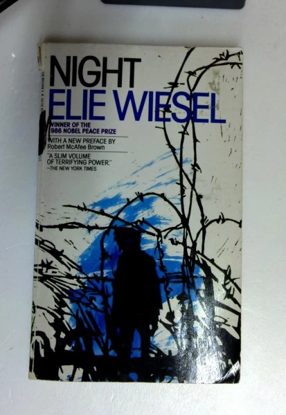 Elie Wiesel / Night (Older Edition Small Paperback) (1)