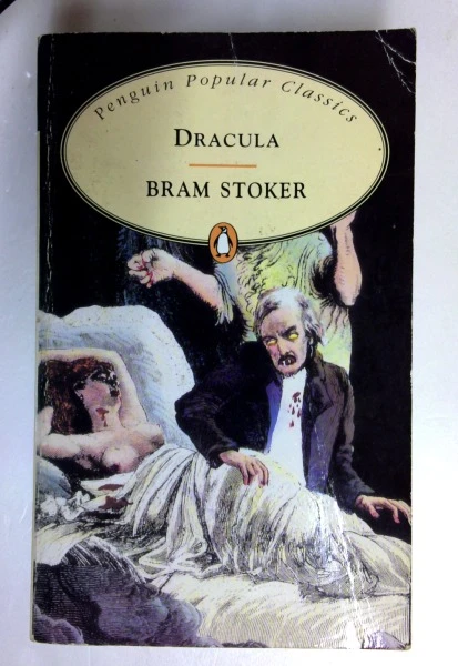 Bram Stoker / Dracula (Older Edition Small Paperback) (1)