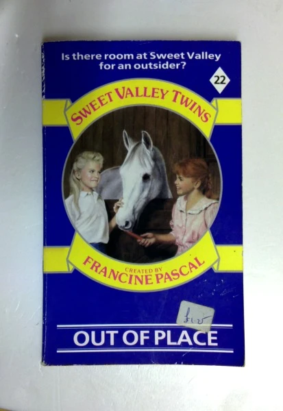 Jamie Suzanne / Out of Place: No 22 (Sweet Valley Twins S.) (Older Edition Small Paperback)
