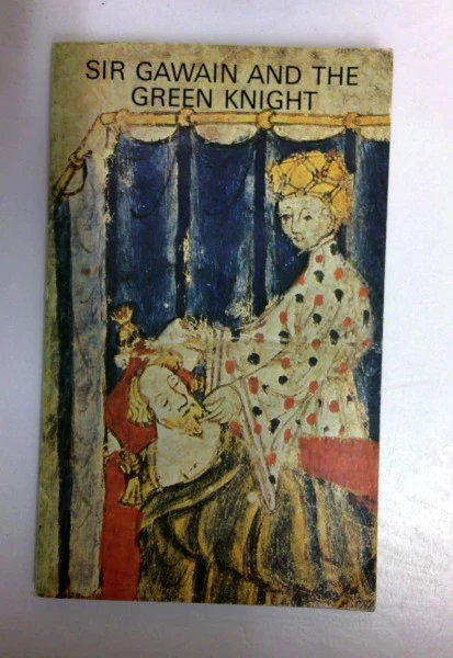 Sir Gawain and the Green Knight (Penguin English Poets) (Vintage Paperback)
