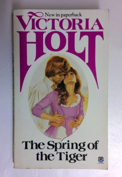 Victoria Holt / The Spring of the Tiger (Vintage Paperback) (2)
