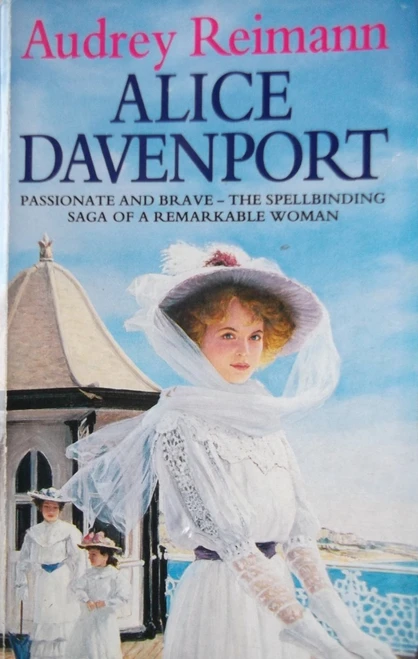 Audrey Reimann / Alice Davenport