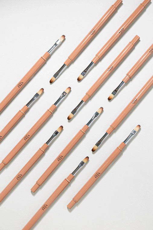 Gel and liner brush 2in1