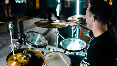 How the Right Gear Can Improve Your Drumming Performance