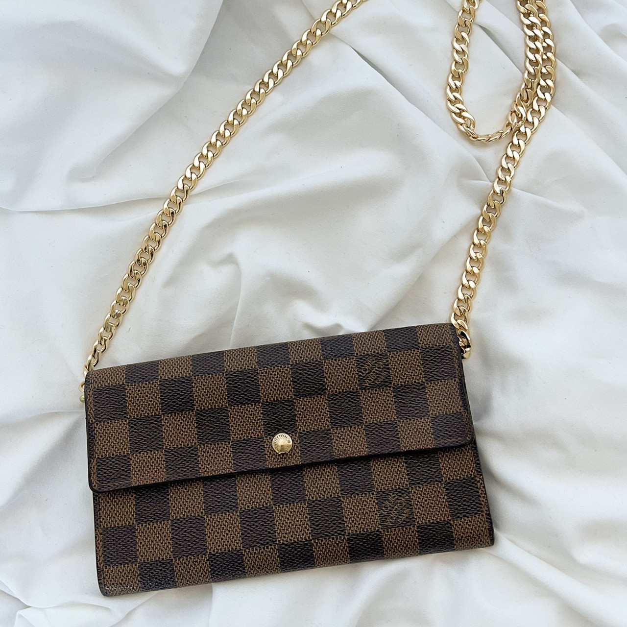 Louis Vuitton, Bags, Auth Louis Vuitton Damier Ebene Sarah Wallet On Chain
