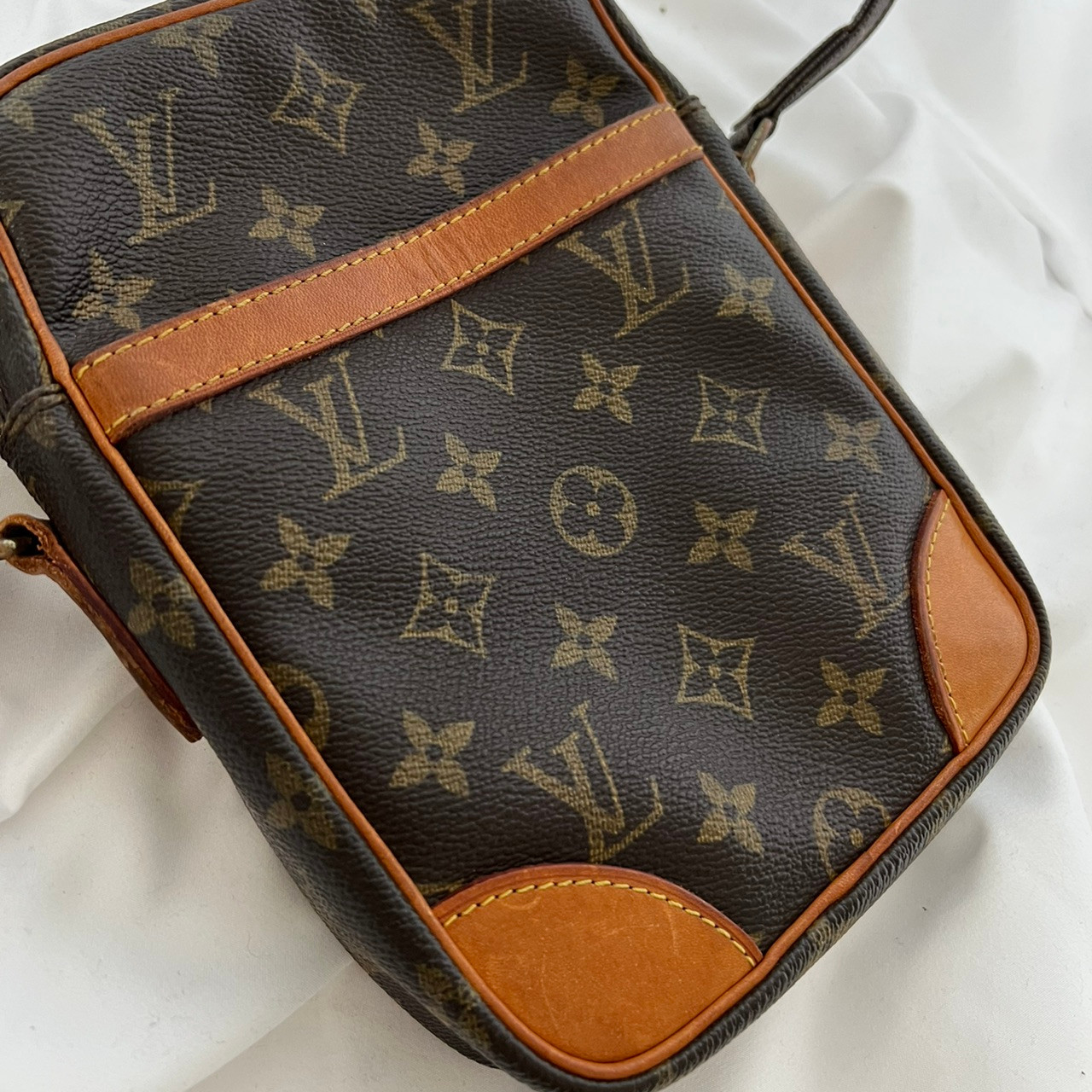 Louis Vuitton Danube Crossbody Bag – THE M VNTG