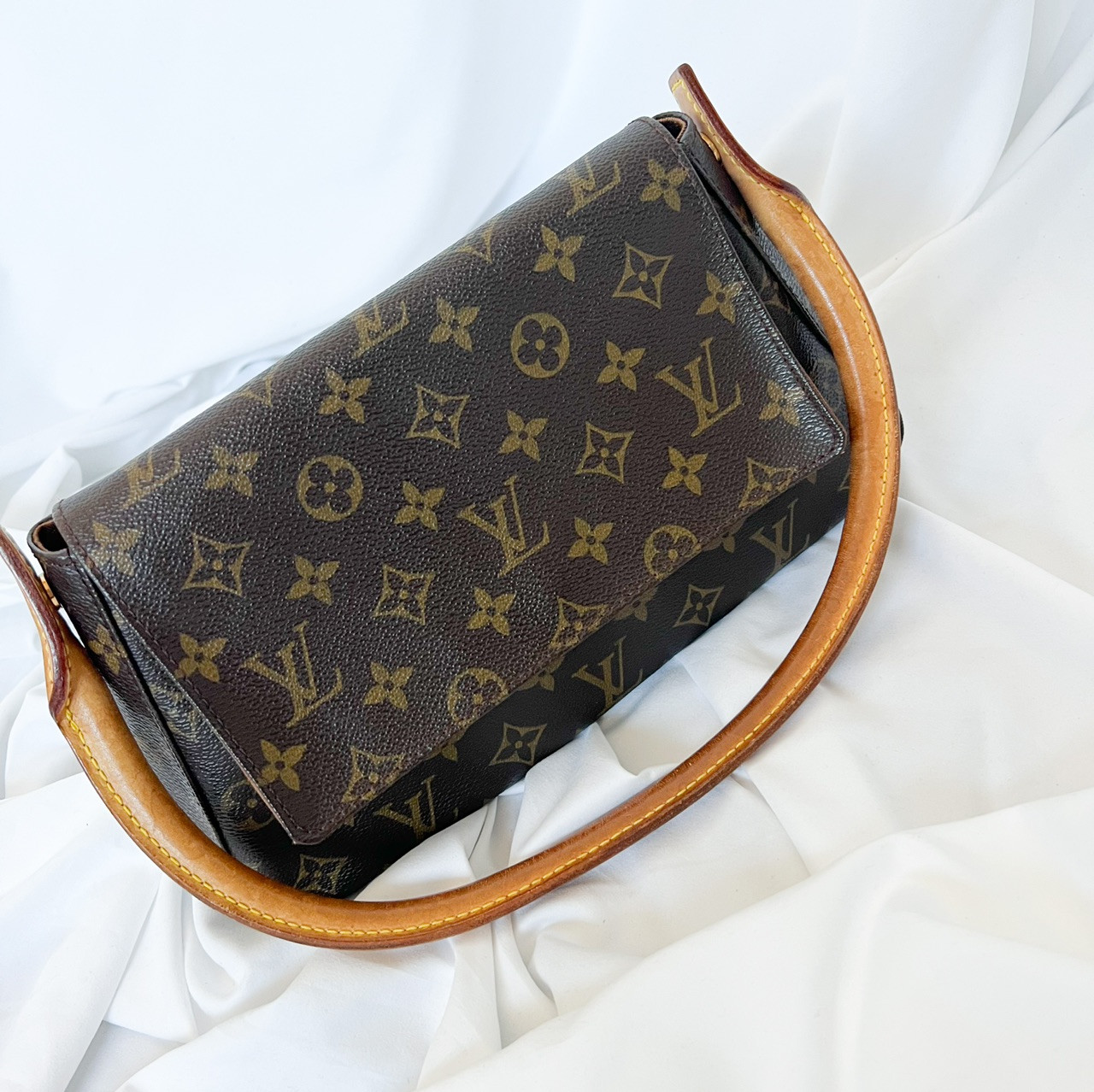 Louis Vuitton Mini Looping Bag Review 