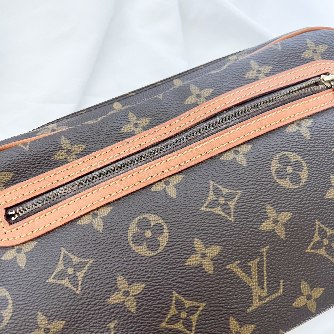 Louis Vuitton Vintage Clutch 366808