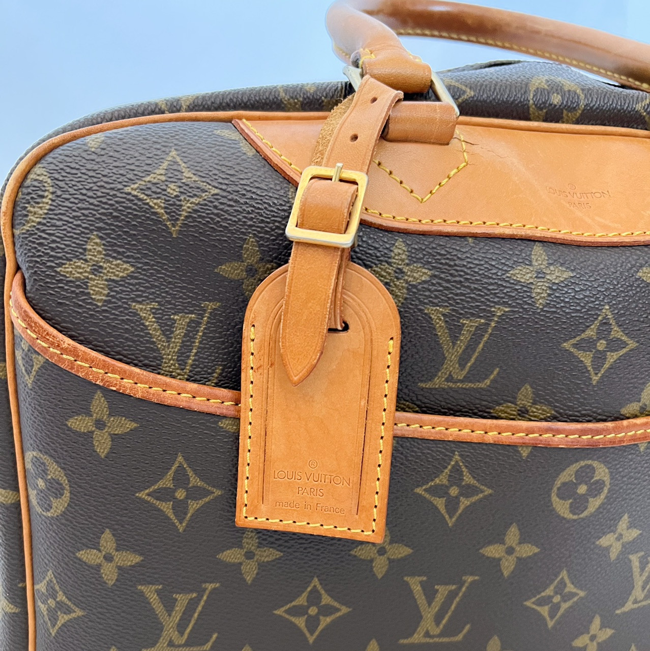 Louis Vuitton Deauville Handbag w Luggage Tag
