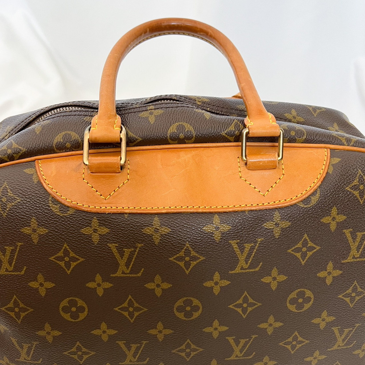 Louis Vuitton Deauville Handbag w Luggage Tag
