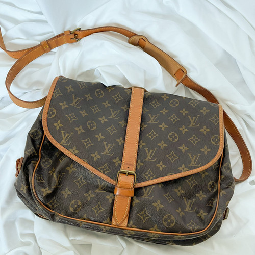 SOLD OUT- Vintage LOUIS VUITTON Monogram Saumur 35