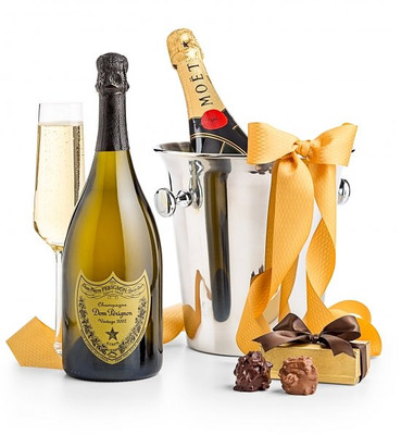 https://cdn11.bigcommerce.com/s-vs4etb4vhg/products/648/images/970/Chocolate-and-Champagne-Fredericksburg_VA-Hotel-Gourmet-Gift-Basket__38781.1639248852.400.400.jpg?c=2