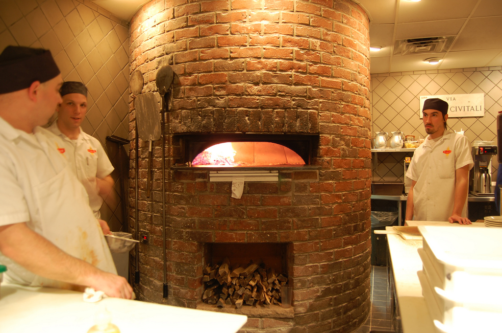 Why La Piazza Uses 5 Inches of Insulation for Pizza Ovens