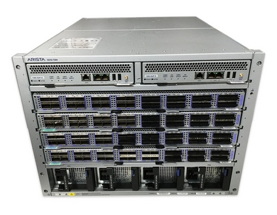 Front view of DCS-7304 Arista switch