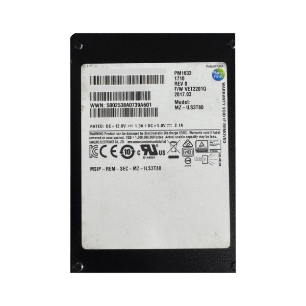 Front view of the Samsung 3.84TB 2.5-inch SAS SSD showing product label and capacity Front view of the Samsung 3.84TB 2.5-inch SAS SSD showing product label and capacity