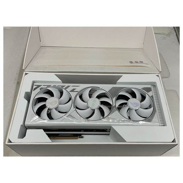 Unedited top view of ASUS ROG Strix RTX 4090 OC 24GB with Box Unedited top view of ASUS ROG Strix RTX 4090 OC 24GB with Box