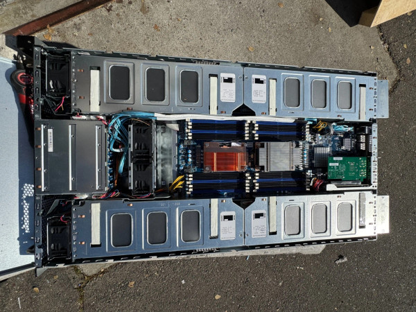 Gigabyte 2U 8 Bay LFF 8 x GPUs Slot Server w/ 2x E5-2697 V4 36C