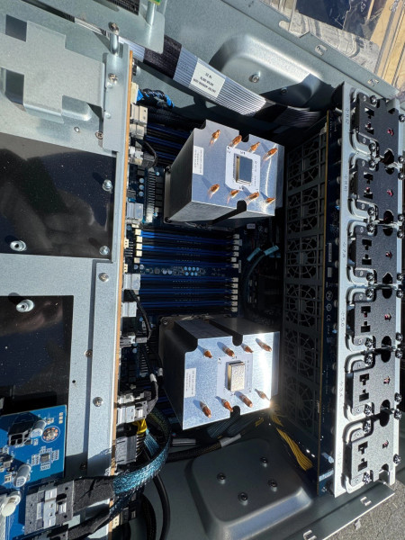 Gigabyte G481-S80 4U 8x NVIDIA V100 16GB SXM2 2x Gold 5220R